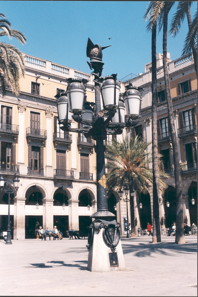 brindis Criatura Poder Fanals | Ruta del Modernisme de Barcelona